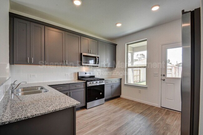 Building Photo - 16642 Teak Mantle Rd