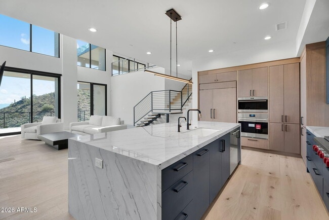 Building Photo - 6975 North 39th Pl