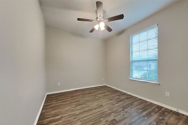 Building Photo - 2130 Lost Timbers Dr
