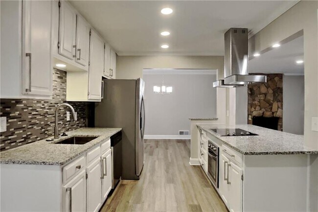 Building Photo - 702 Talemwood Ct SW