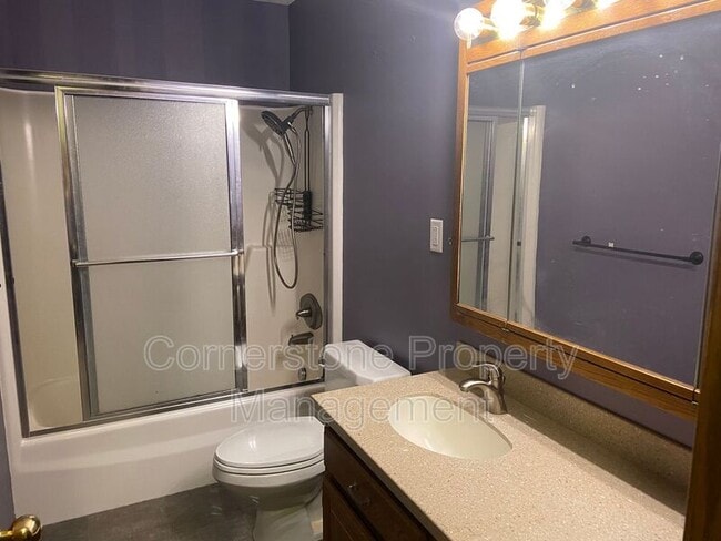 Building Photo - 1404 College St