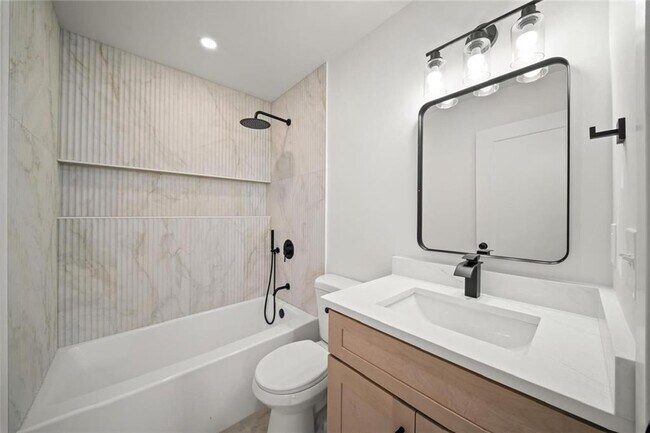 Building Photo - 1105 Wedgewood Way