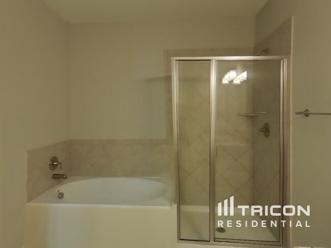 Building Photo - 14605 San Pablo Dr