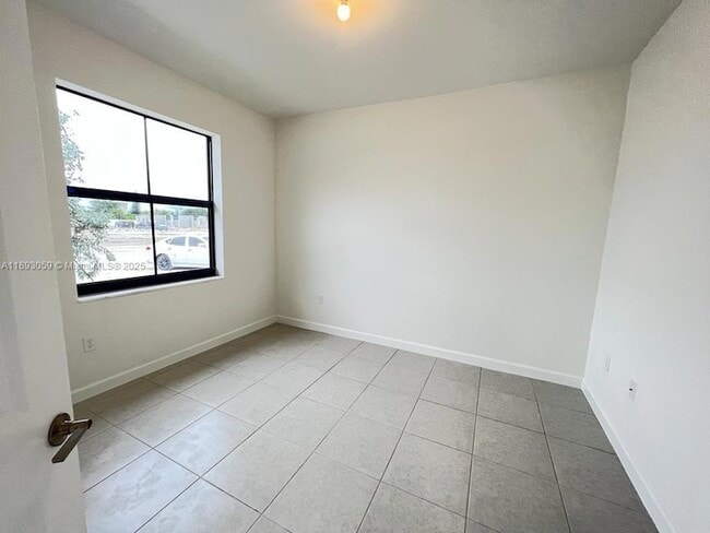 Building Photo - 24628 SW 118 Ct