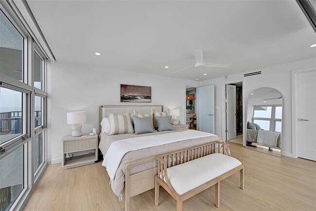 Building Photo - 525 N Ocean Blvd