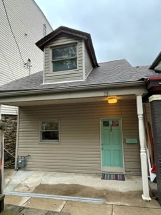 Building Photo - 35 Hartford St