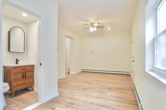 Building Photo - 206 48th St