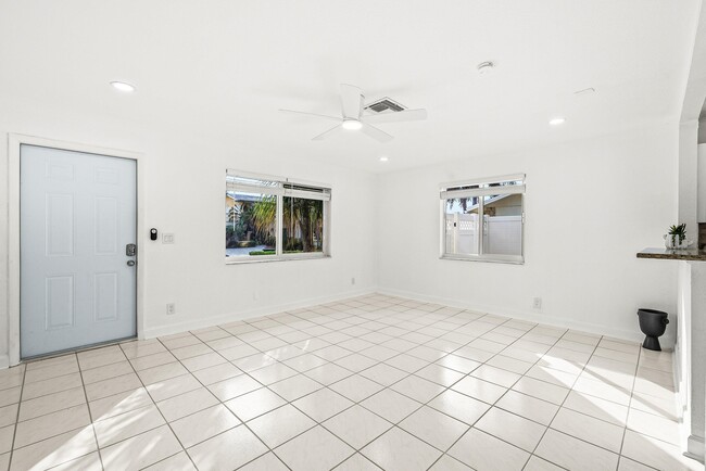 Building Photo - 17 Fayette Dr