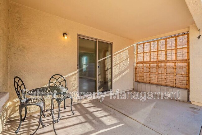Building Photo - 13930 W Country Gables Dr