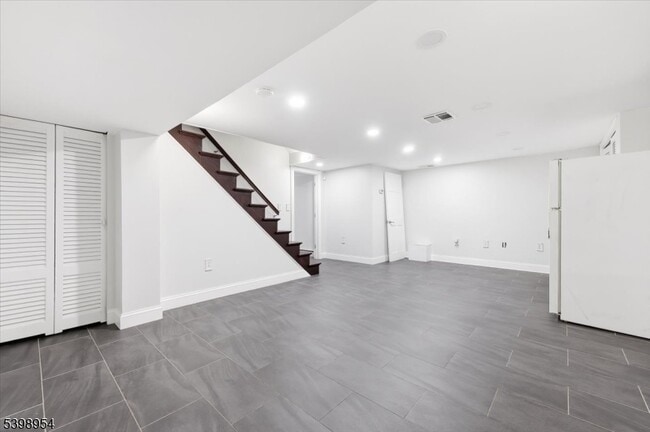 Building Photo - 67 Norwood Ave