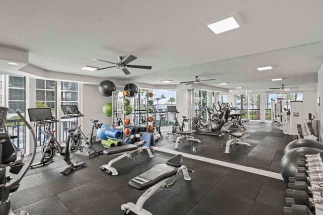 Building Photo - 3140 S Ocean Blvd