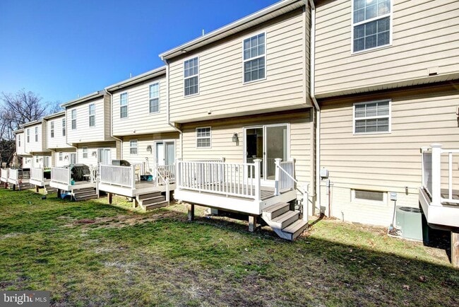 Building Photo - 40 Mustang Dr