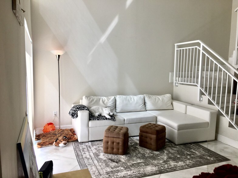 Building Photo - 1650 Brickell Ave