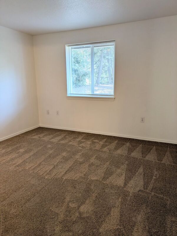 Building Photo - 17987 SW 115th Ave