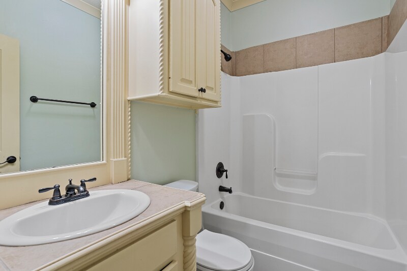 Building Photo - 420 Silver Hill Dr