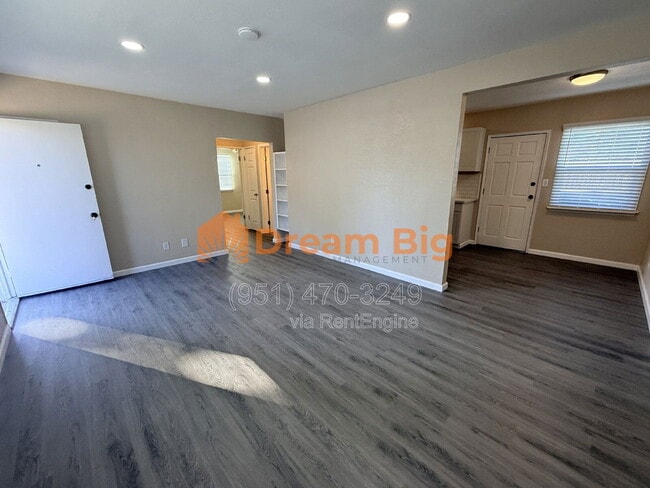 Building Photo - 1365 Stillman Ave