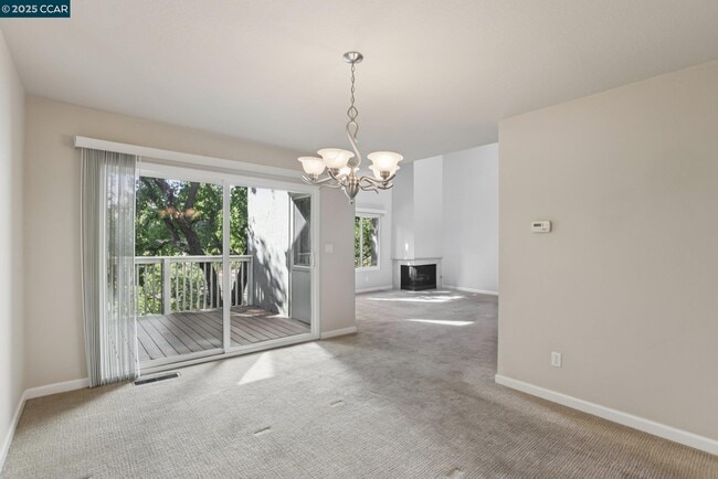 Building Photo - 1035 Alta Mesa Dr