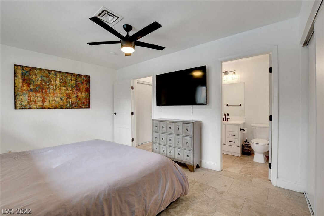 Master Bedroom - 3112 La Mesa Dr