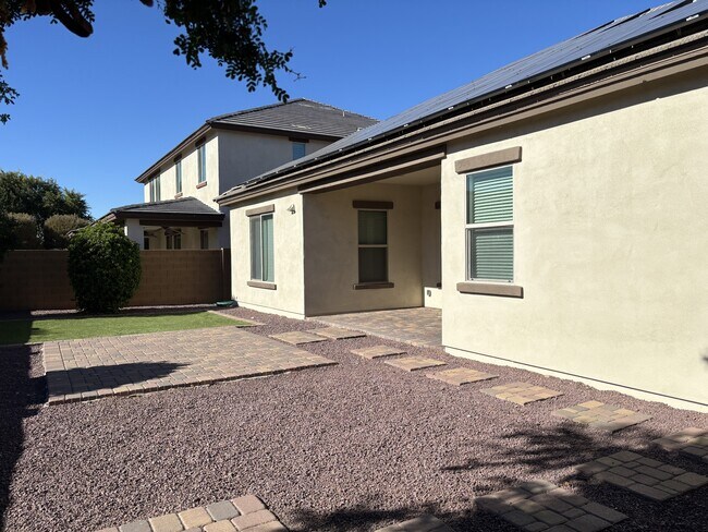 Building Photo - 8037 W Spur Dr