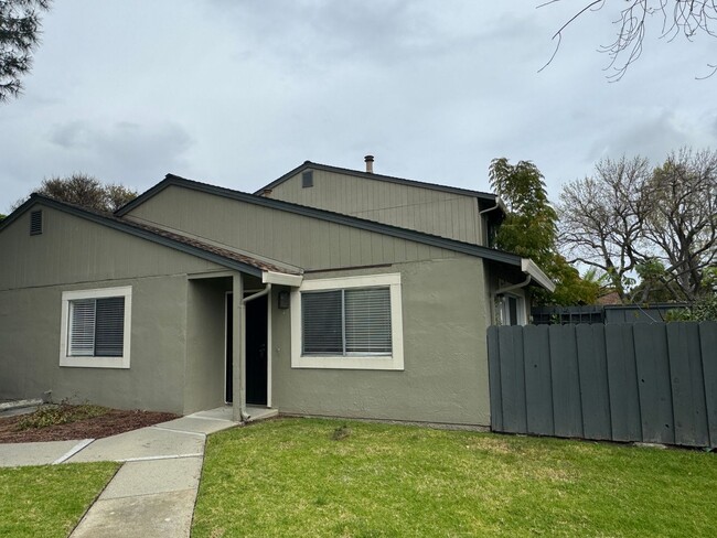 Primary Photo - West San Jose Condo in Cupertino School Di...