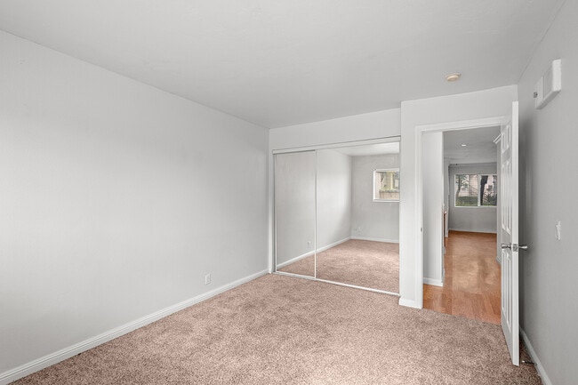 Building Photo - 1280 W Main St