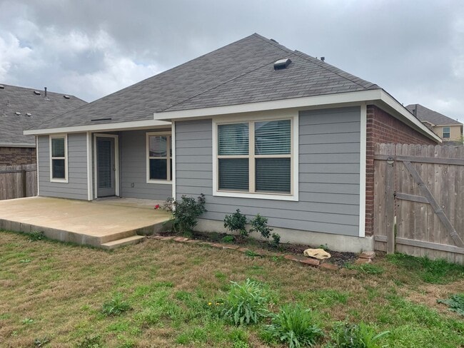 Building Photo - LOVELY ONE STORY HOME WITH EASY ACCESS TO ...