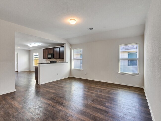 Building Photo - 2806 Morgensen Dr