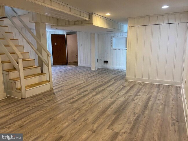 Building Photo - 9103 Wallace Rd