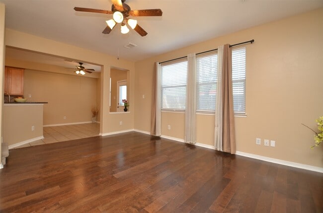 Building Photo - 2911 Meadowglen Cove