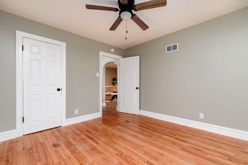Building Photo - 554 S Clay Ave
