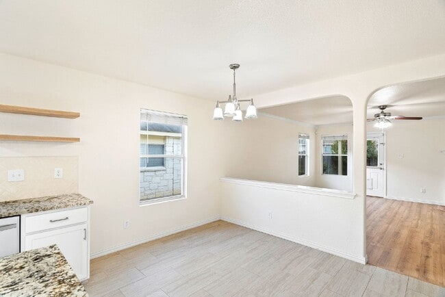 Building Photo - 911 Rustic Cactus