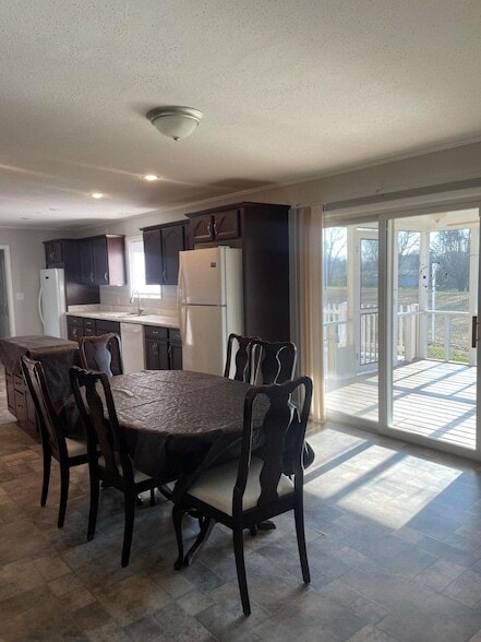 Building Photo - 3840 Forestview Dr NW