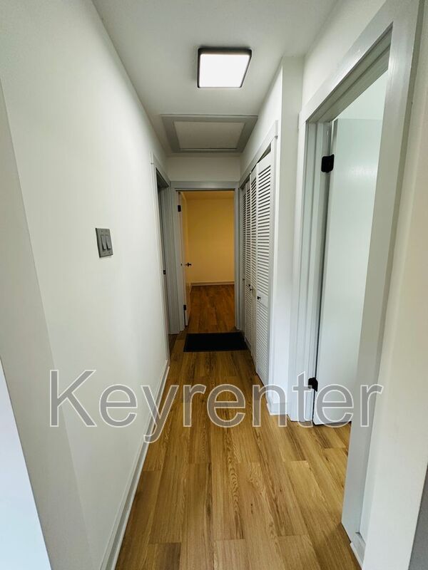 Building Photo - 800 Gertrude Ave