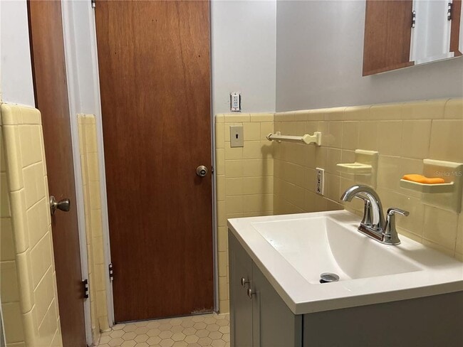 Building Photo - 2515 Formosa Ave