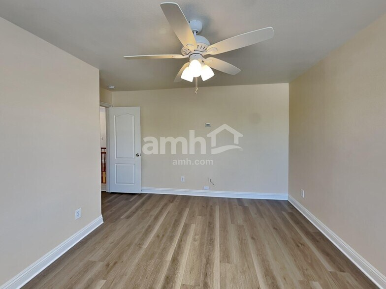 Building Photo - 5842 Crumbling Ridge St