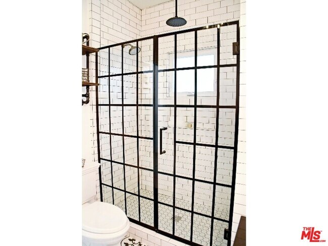 Building Photo - 137 N Harper Ave