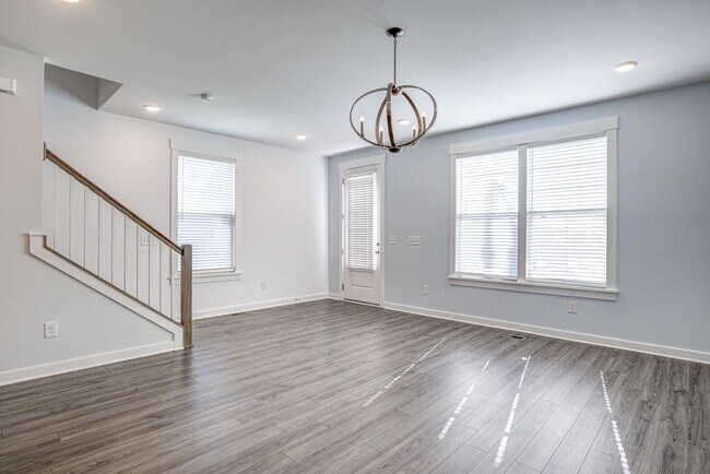 Building Photo - Corner Townhome with Roof Top Deck in Down...