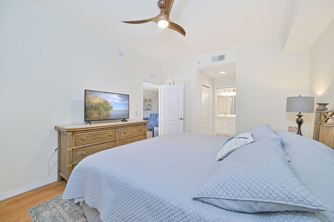 Building Photo - ** 2/2 Fully Furnished Annual Rental in Osprey Cove, Estero!