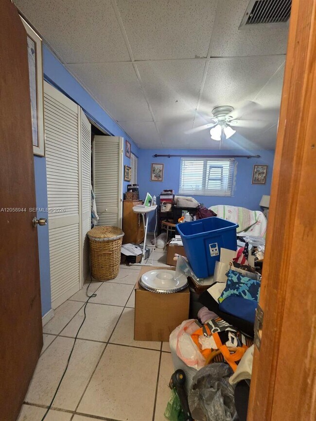 Building Photo - 421 SW 87th Ct