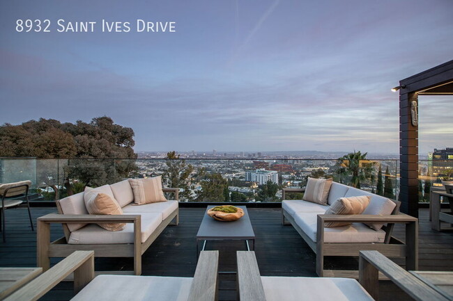 Building Photo - 8932 St Ives Dr