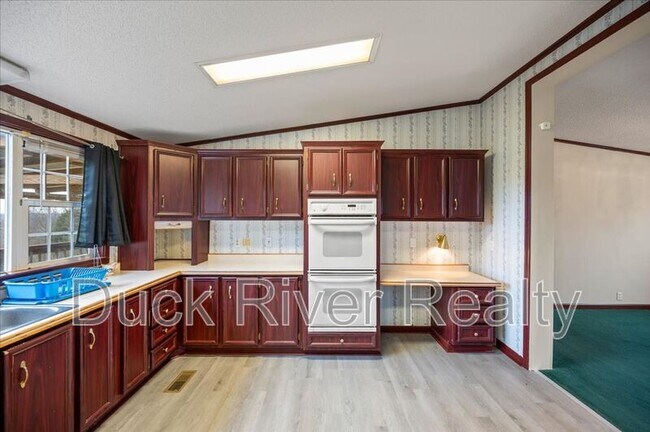 Building Photo - 2588 Johnson Creek Rd