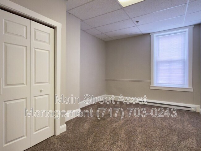 Building Photo - 100 S Front St