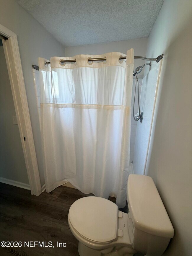 Building Photo - 286 Main St