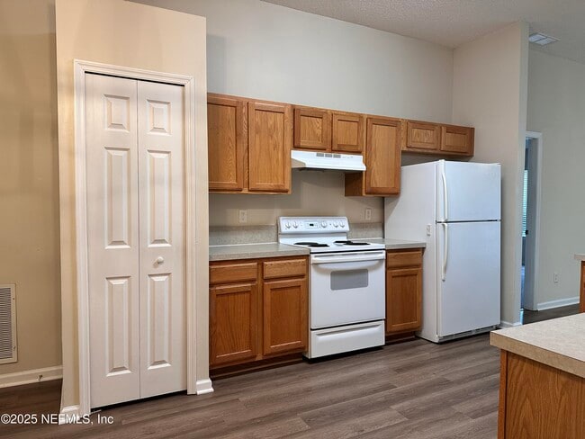 Building Photo - 7925 Collins Bay Ct