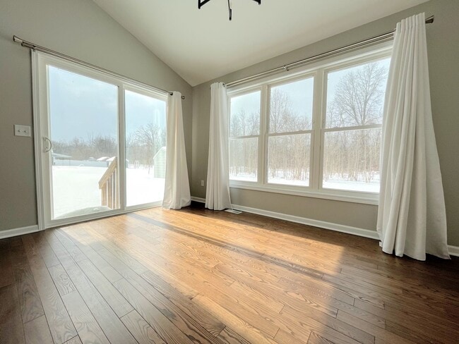 Building Photo - Stunning 4-Bed Single-Family Home For Rent in Amherst - Cherry Laurel Lane