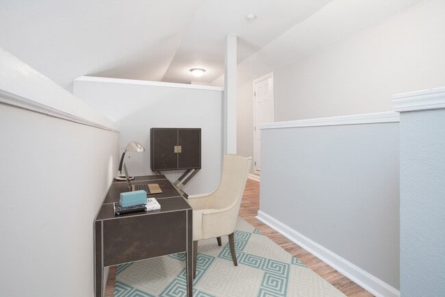 Building Photo - Beautifully Renovated 3-Bedroom Townhome a...