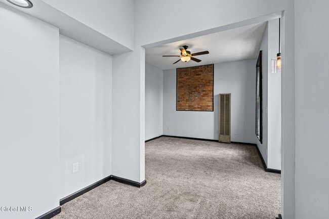 Building Photo - 821 23rd St