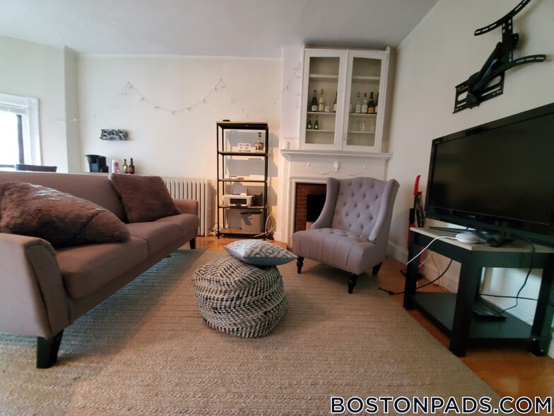 Building Photo - 43 Bay State Rd