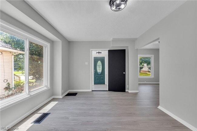 Building Photo - 1227 E 170th St