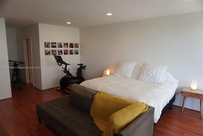 Building Photo - 1408 Brickell Bay Dr